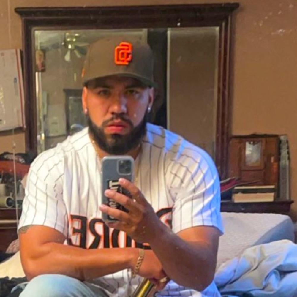 Meet your Posher, Latino Feet